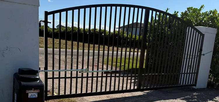 Driveway Fence Repair Magna